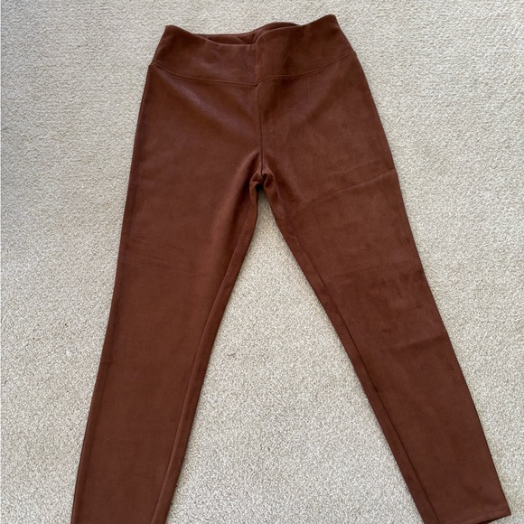 Soft surrounding faux suede legging style pants
Retails 90 - Picture 3 of 6